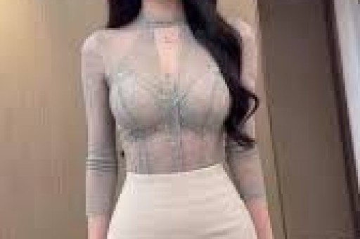 全网吃瓜！某单位美女网红被扒！浑身大牌豪车珠光宝气！